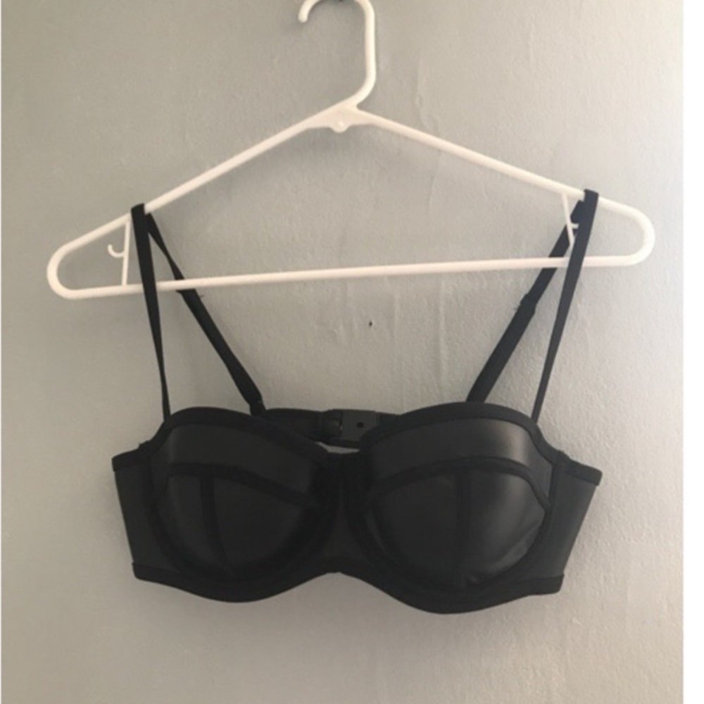 NWOT triangl bikini top!
